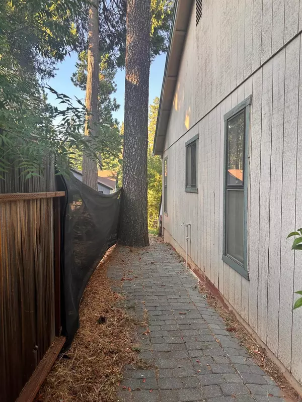 Grass Valley, CA 95945,547 Penstock DR