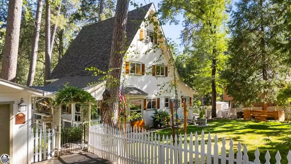 21768 Crystal Lake Dr, Sonora, CA 95370