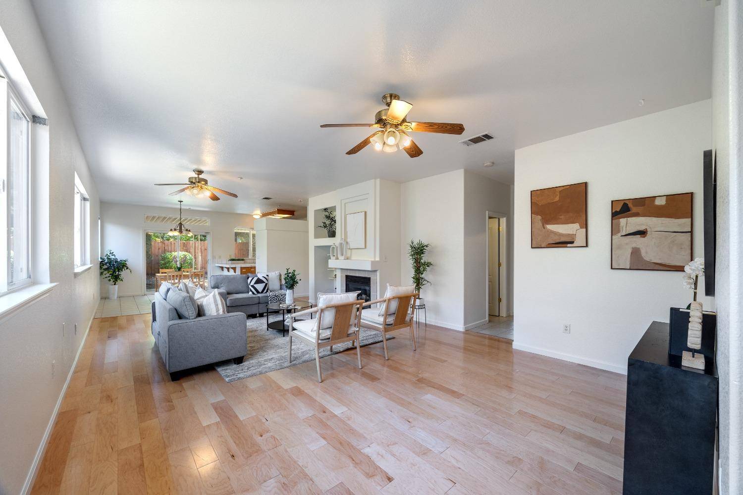 Woodland, CA 95776,986 Lusk DR