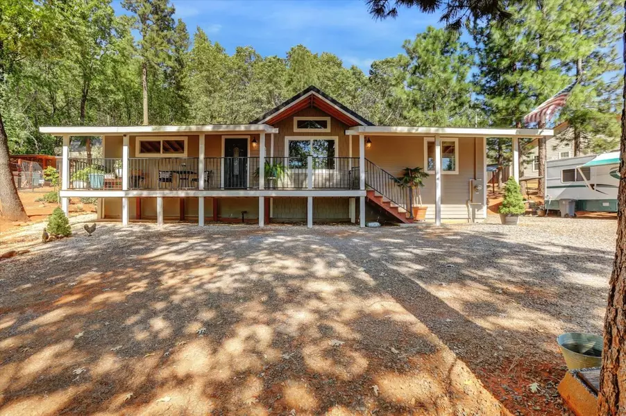 21207 Oakwood LN, Foresthill, CA 95631