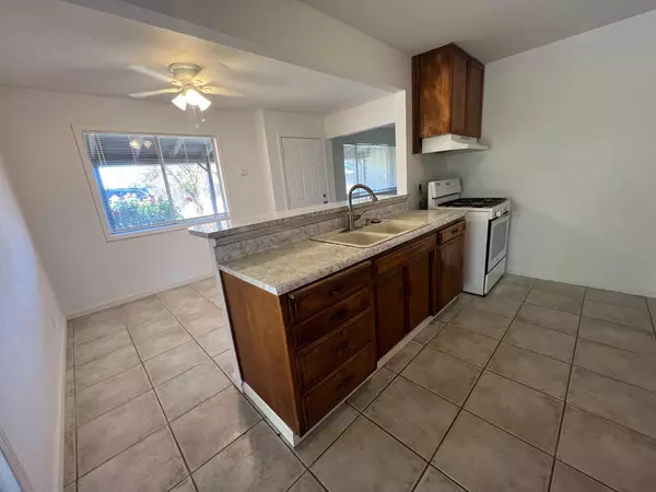 Riverbank, CA 95367,2960 Rocky LN