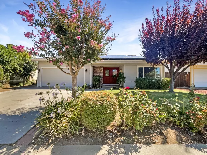 802 Christie CT, Davis, CA 95618