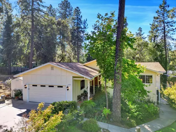 12252 Francis DR, Grass Valley, CA 95949