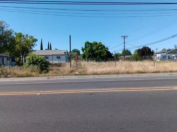 Sacramento, CA 95838,1537 Grand AVE