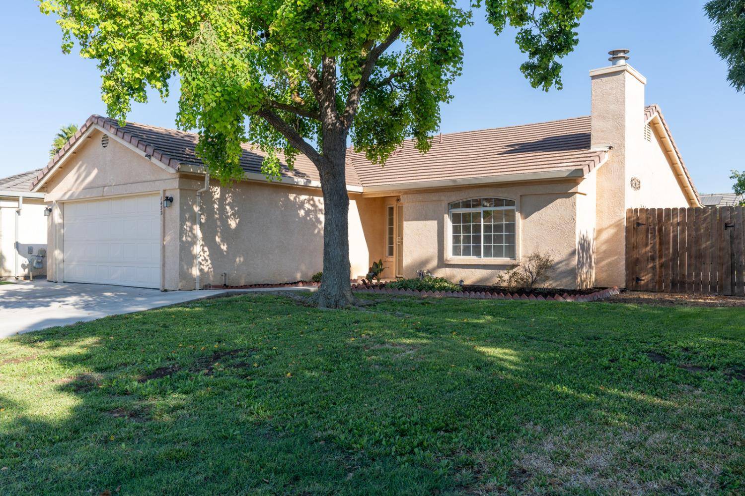 1432 E B ST, Los Banos, CA 93635