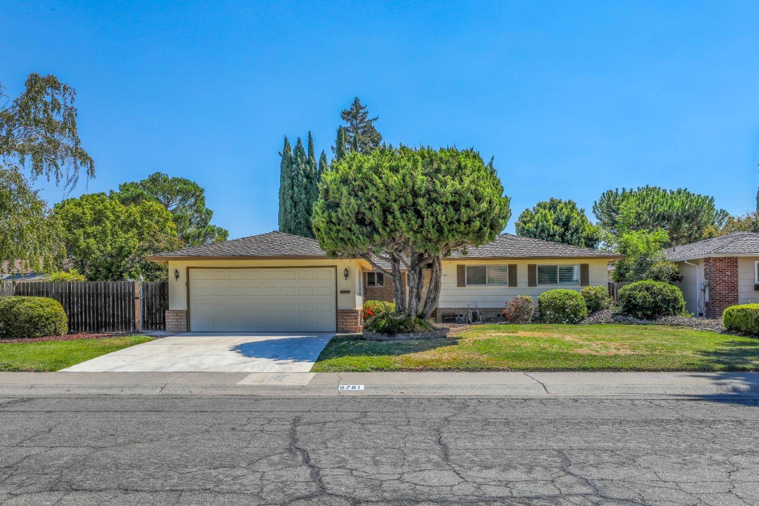 Sacramento, CA 95831,6781 Orleans WAY