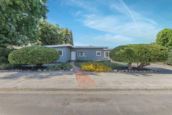 7419 Pine ST, Hughson, CA 95326