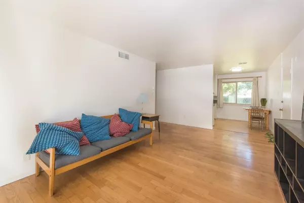 Sacramento, CA 95815,172 Lindley DR