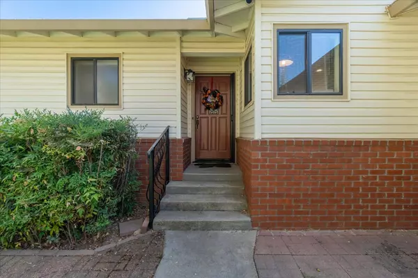 Murphys, CA 95247,744 Stella