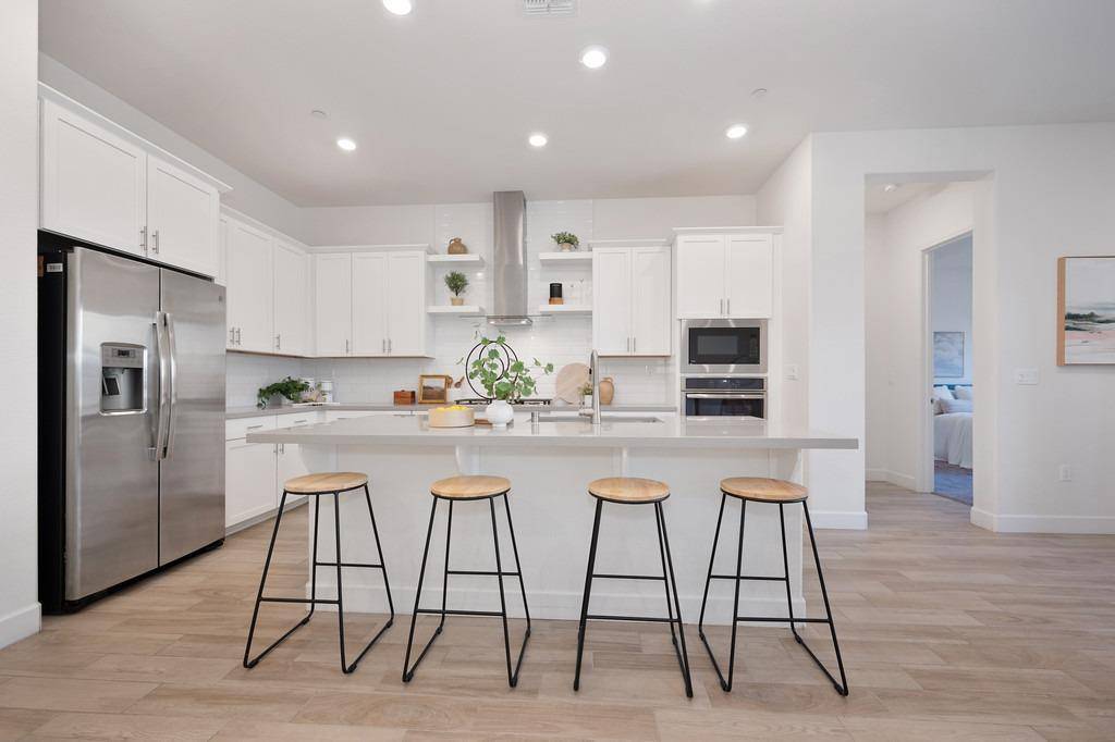 Roseville, CA 95747,2144 Somers ST