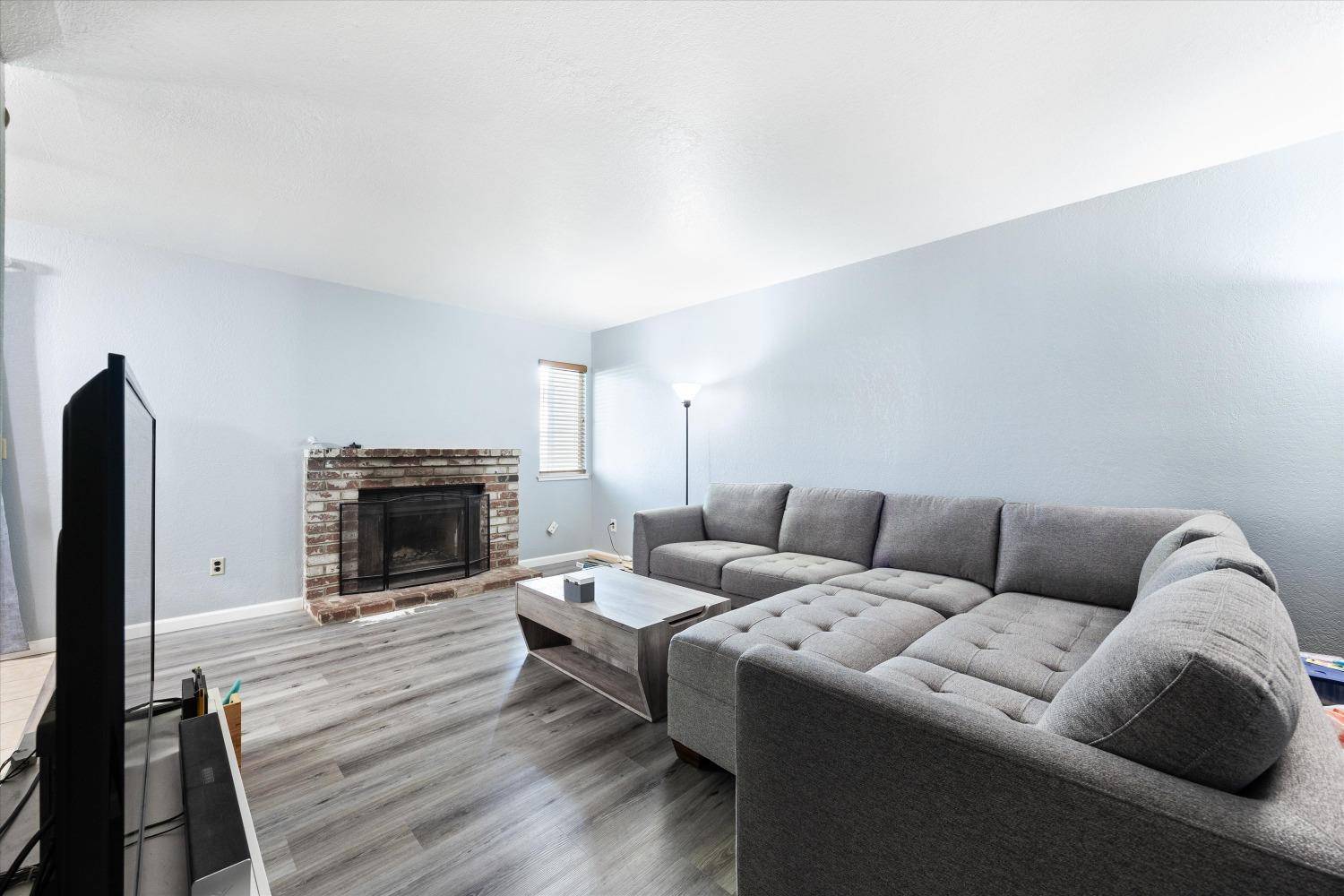 Lodi, CA 95240,445 Almond DR #11