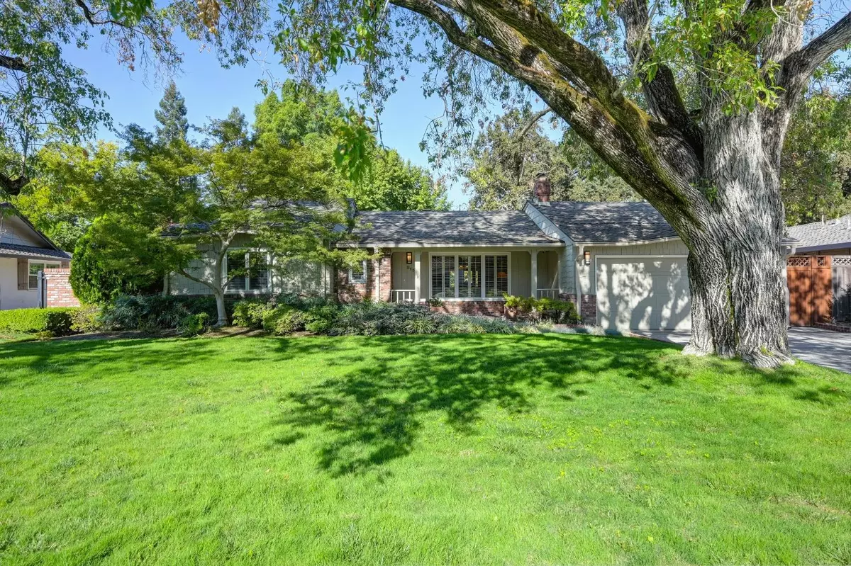 Sacramento, CA 95864,815 La Sierra DR