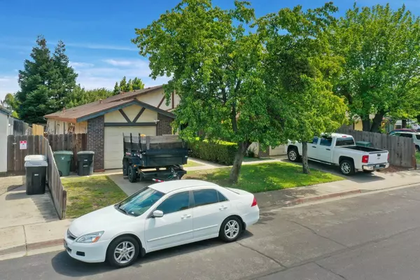 Oakdale, CA 95361,31 Black Pine WAY