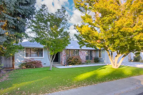 Sacramento, CA 95831,585 Shaw River Way