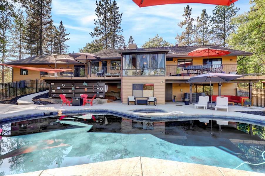 15860 You Bet RD, Grass Valley, CA 95945