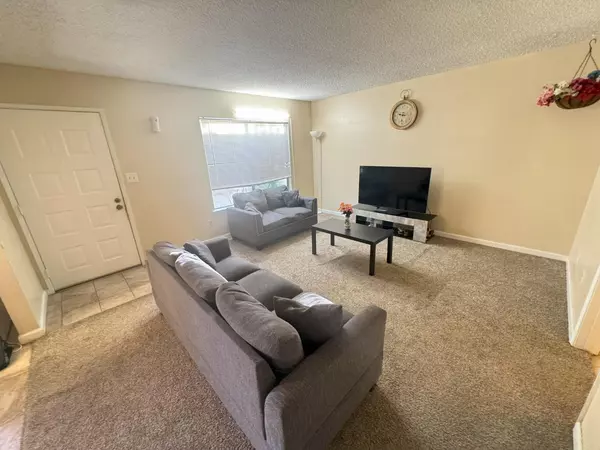 Sacramento, CA 95841,5736 Shadow Creek DR #2