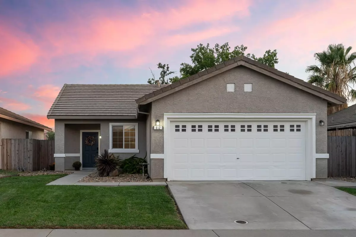 Galt, CA 95632,912 Bateman CT