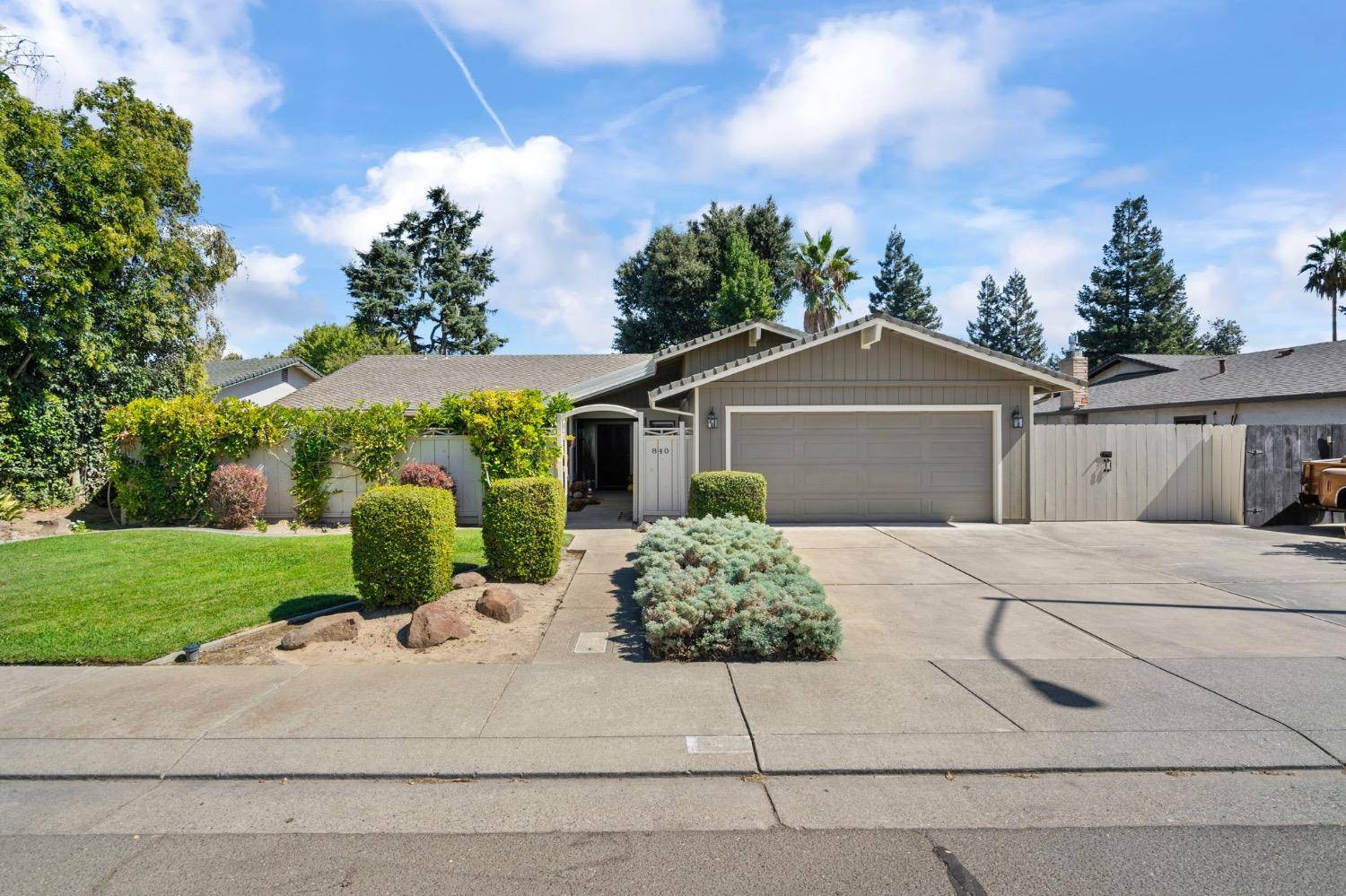 840 Dorchester CIR, Lodi, CA 95240