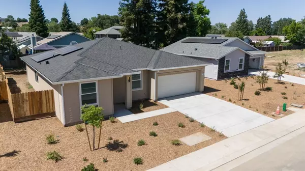 868 Tiffani WAY, Oakdale, CA 95361