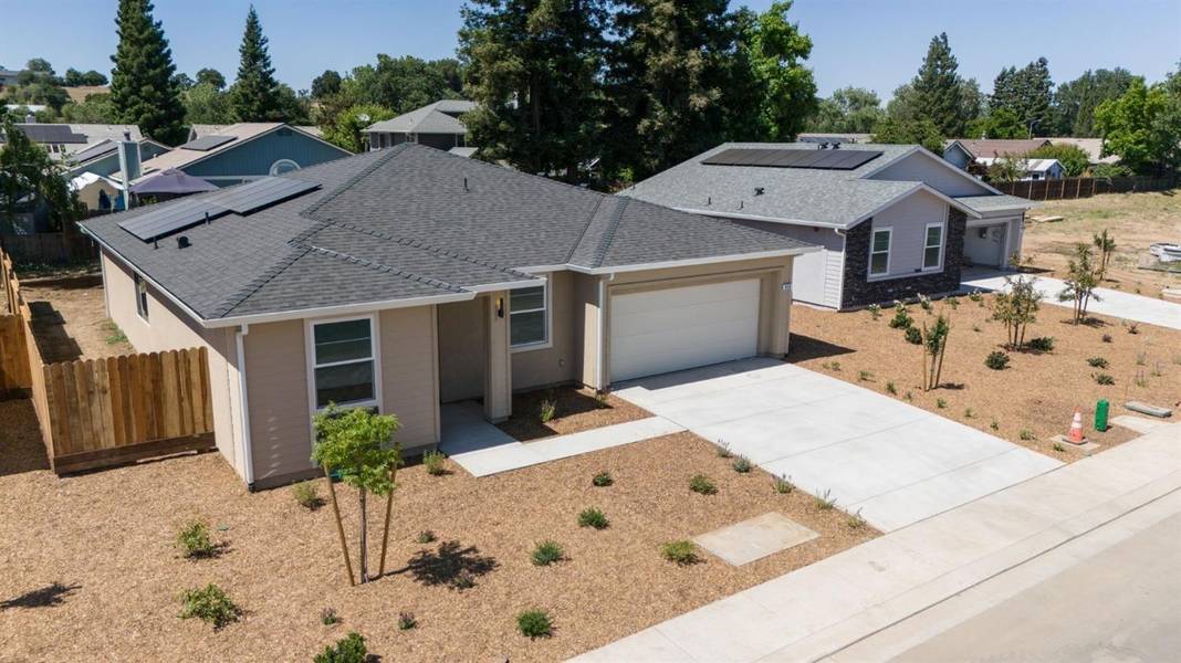 868 Tiffani WAY, Oakdale, CA 95361