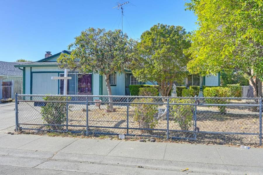 7978 Center Pkwy, Sacramento, CA 95823