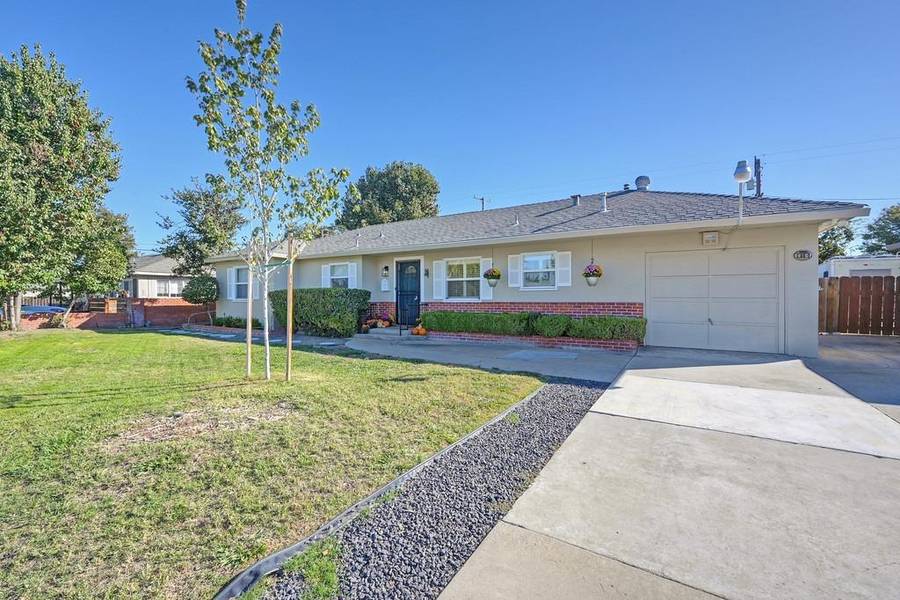 1444 Overholtzer DR, Modesto, CA 95355