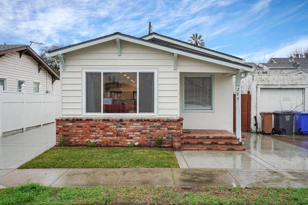 209 4th ST, Isleton, CA 95641