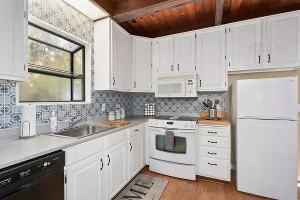 6170 Bucktail LN Pollock Pines, CA 95726