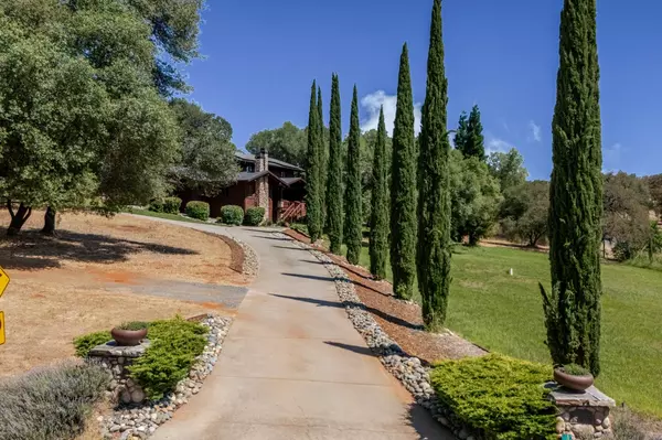 Auburn, CA 95602,13975 Moss Rock DR