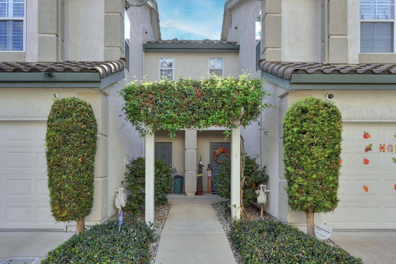 Sacramento, CA 95831,7781 Park River Oak CIR