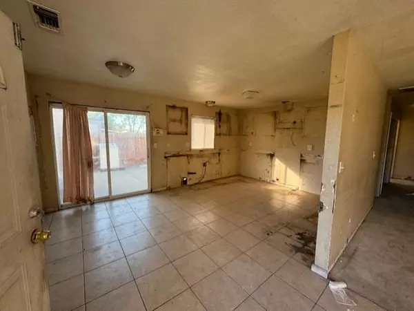 Sacramento, CA 95838,3821 presidio ST