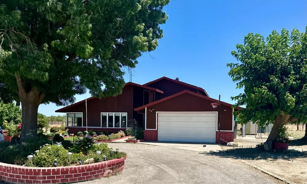 732 Almond AVE, Arbuckle, CA 95912