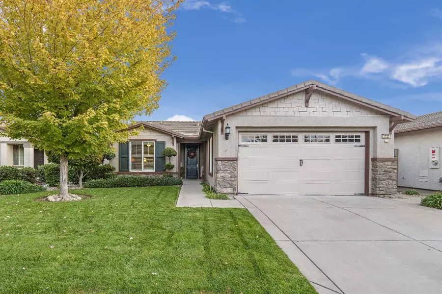 2320 Pepper Tree LN, Manteca, CA 95336