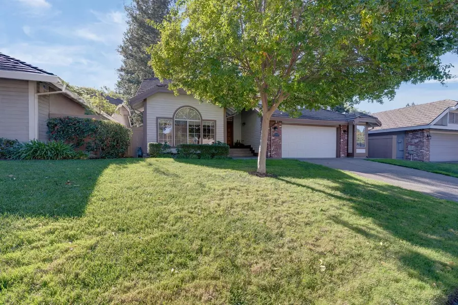 11382 New England PL, Gold River, CA 95670