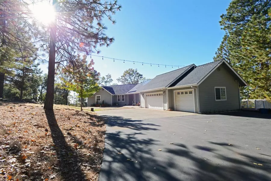 24712 Ridge Top CT, Auburn, CA 95602