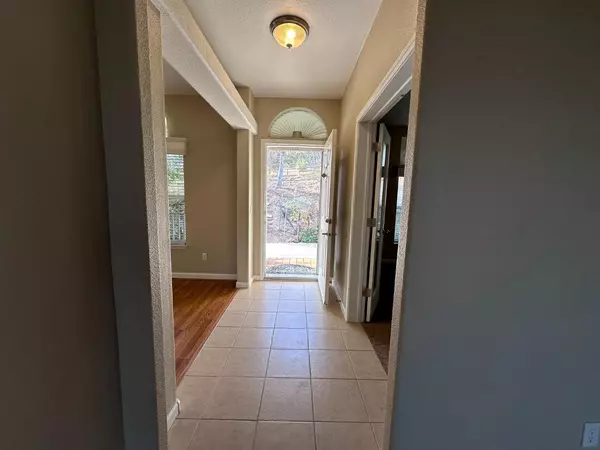 La Grange, CA 95329,9702 Hernandez DR