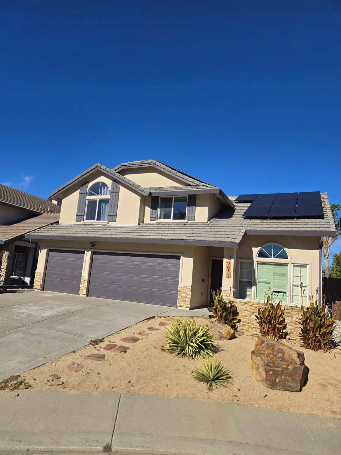 Sacramento, CA 95829,9033 Hooded Crane CT