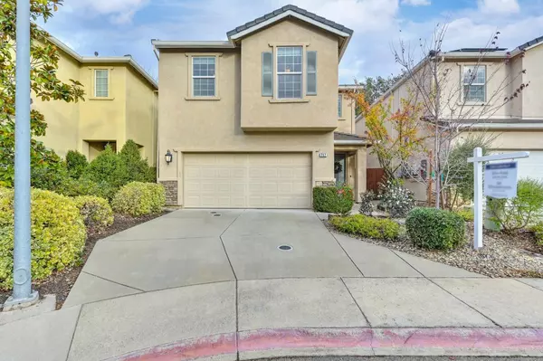 Folsom, CA 95630,717 Loomis CIR