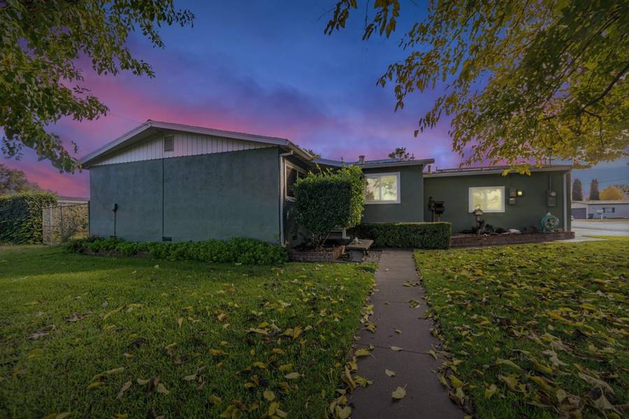 1227 3rd ST, Colusa, CA 95932