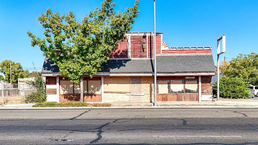 149 W 16th ST, Merced, CA 95340