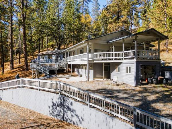 6098 Quartz Mine RD, Mountain Ranch, CA 95246