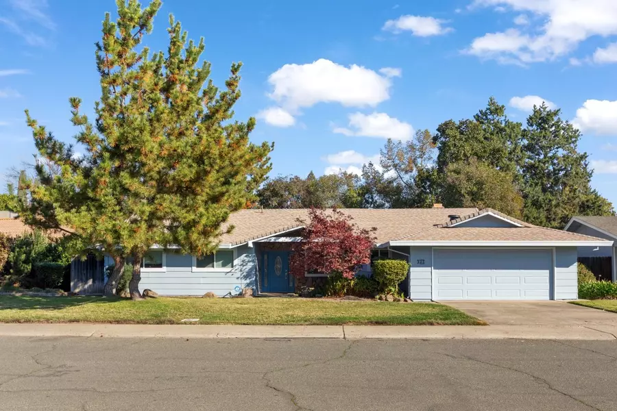 245 Riverbrook WAY, Sacramento, CA 95831