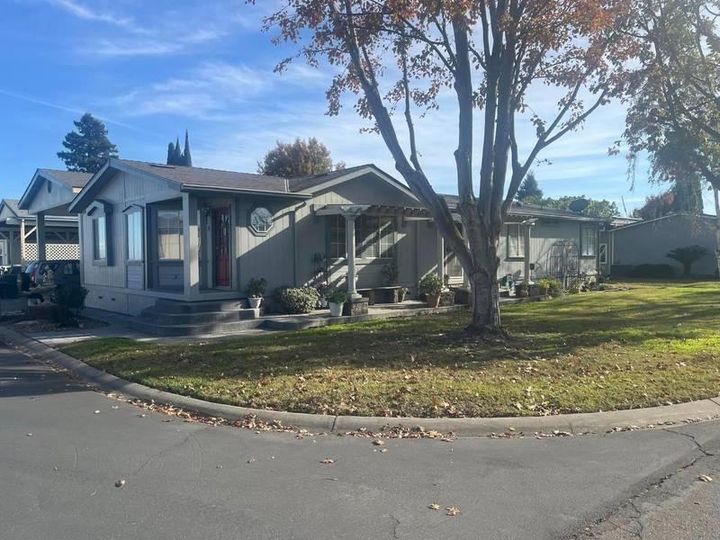 8 Silverwood CT, Lodi, CA 95242