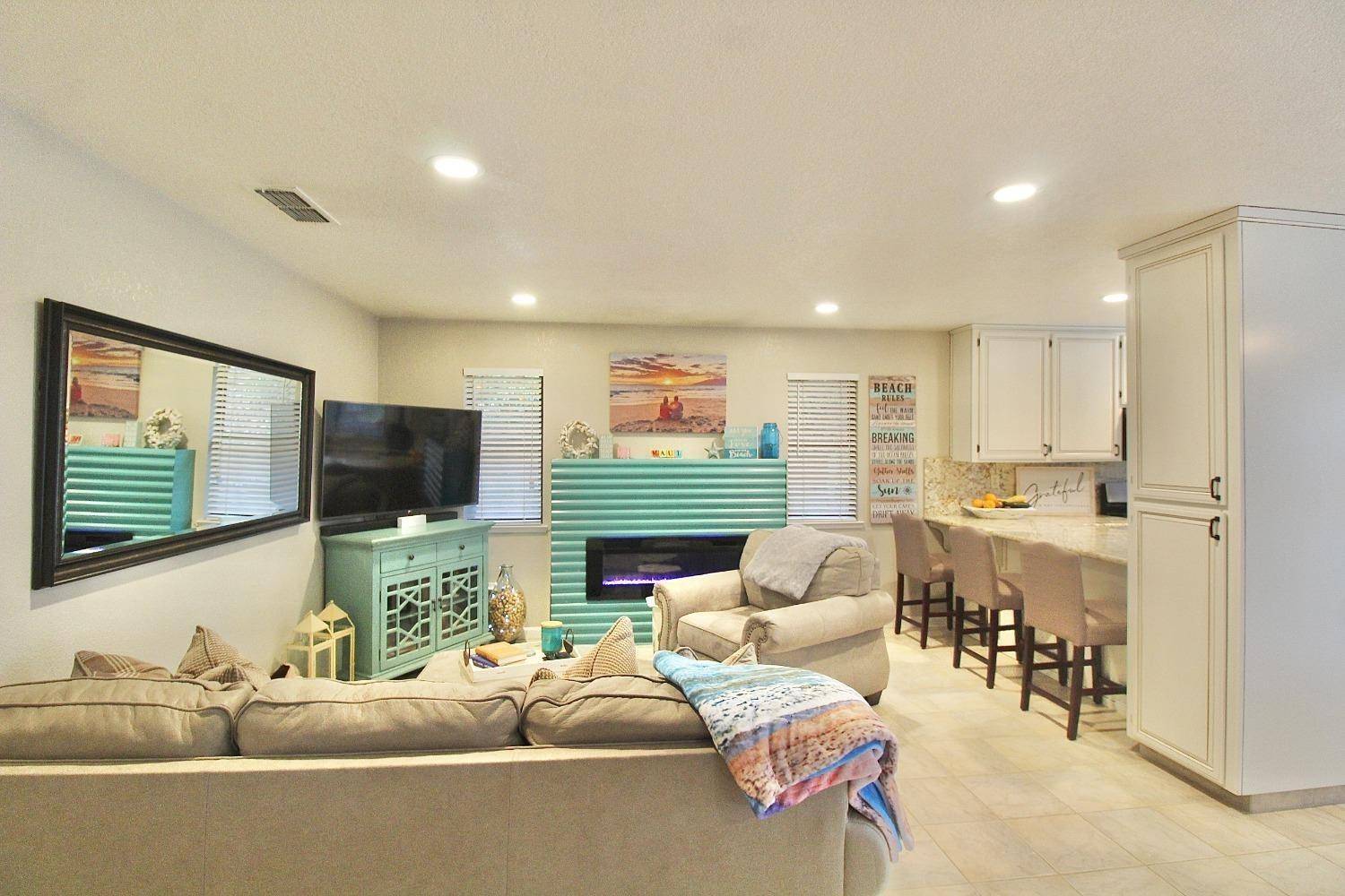 Oakdale, CA 95361,804 Hillswood CT