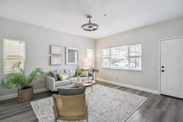 Winters, CA 95694,422 Cottage CIR