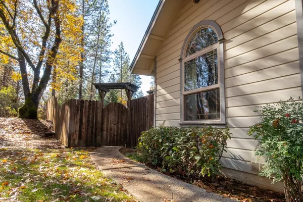 Grass Valley, CA 95949,16102 Ariel CT