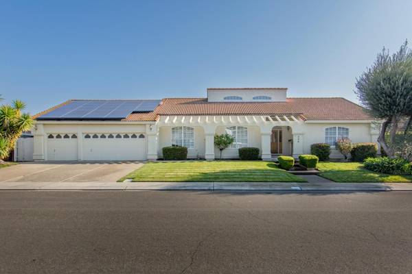 408 Wells LN, Ripon, CA 95366