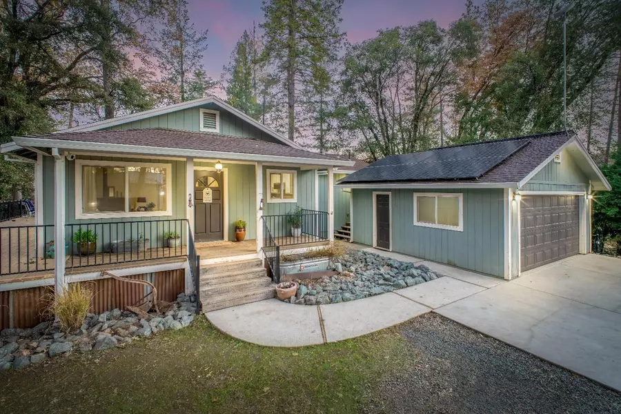 15278 Green Way PL, Grass Valley, CA 95945