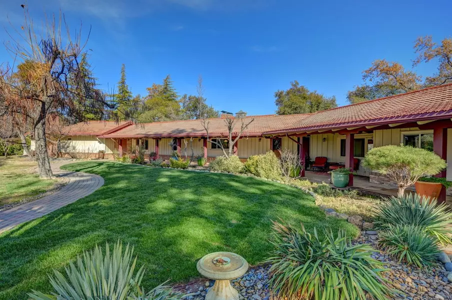 713 Fairoaks LN, Murphys, CA 95247