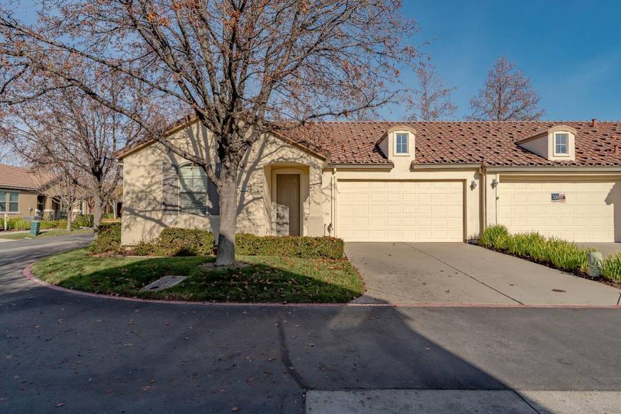 1001 Cabris LN, Roseville, CA 95747